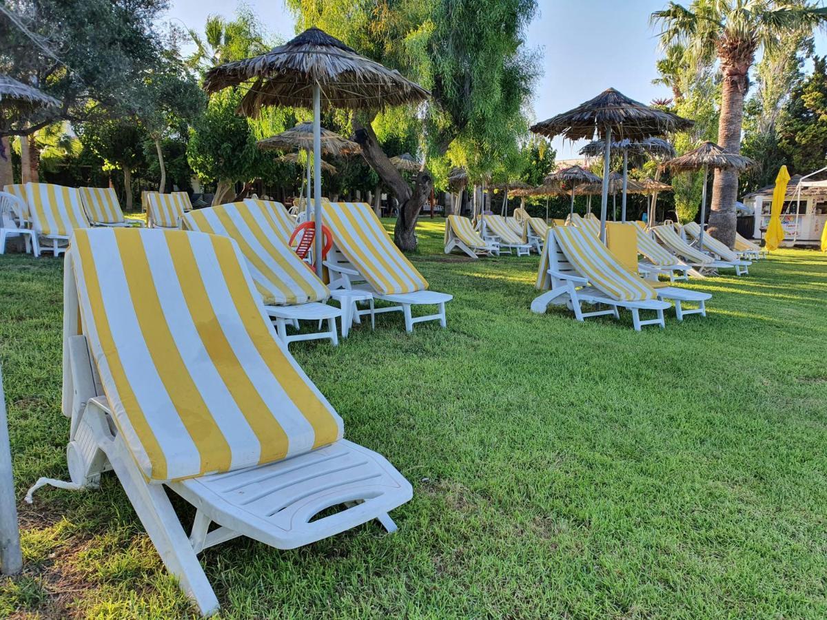Andreas & Melanie Beach Hotel Governors Beach Exterior foto